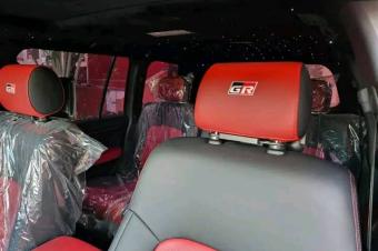 Toyota Land Cruiser GR Annee modifier 2023 Full options  Automatique essence 8 cylindres  Grand ecran  avec 5 camera de recule 15.600 km Toit Ouvrant Lumier au plafond etoile 