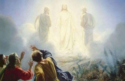Peu avant sa mort Jsus monte sur une montagne avec trois disciples. L il change dapparence. Son visage brille comme le soleil ses vtements blancs comme la lumire. Mose et 