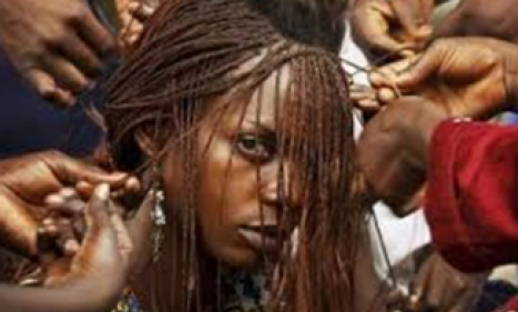 Infos congo - Actualités Congo - Kinshasa-Coiffure féminine à Kinshasa : la tresse de mèches au centre des préoccupations en saison sèche