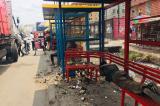 Kinshasa : des abris bus transformés en lieux de négoce, dortoirs et décharges publiques 