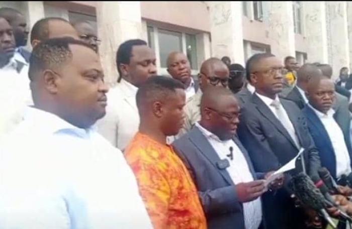 Info Congo - Actualité Congo -  - -Séisme à l'Assemblée nationale : plus de 220 signatures récoltées pour boycotter le ticket de l'Union sacrée à l'élection du bureau définitif