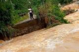 Kasai-Central : Le trafic entre Demba et Kananga coupé suite à l’effondrement du pont Tshibashi après la pluie