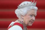 Elizabeth II, une femme souveraine entre dans l’histoire