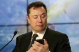 Elon Musk annonce la suspension du rachat de Twitter, dans l’attente de détails sur la proportion de faux comptes