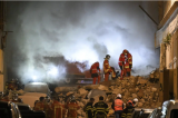 France : un immeuble d'habitation s'effondre à Marseille, un incendie entrave la recherche des victimes