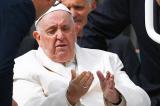 Hospitalisé, le pape souffre d’infection respiratoire