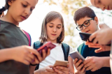 Education : le gouvernement britannique veut interdire l'utilisation des téléphones portables dans les écoles