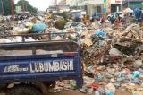 Lubumbashi : les déchets incinérés sur les artères