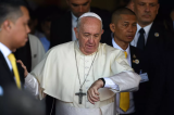La Swatch du pape François d'une valeur de 60 euros vendu aux enchères pour une valeur de 54000 euros 