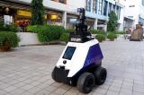 Singapour: des robots patrouilleurs surveillent les habitants