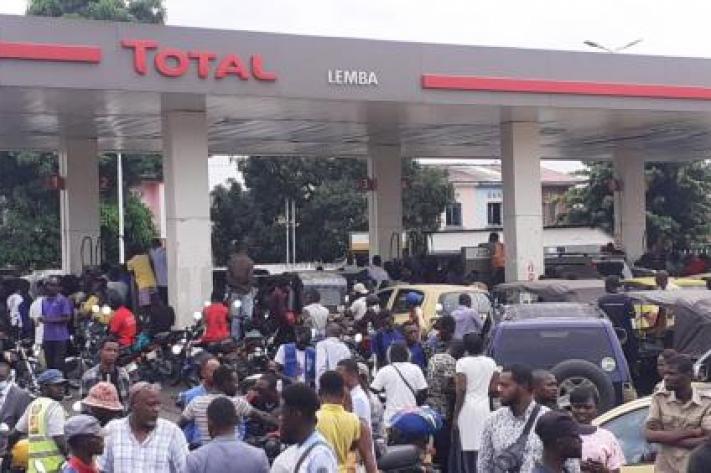 La P Nurie De Carburant Perturbe La Mobilit Kinshasa Les