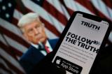 Donald Trump annonce le lancement de «Truth Social», son propre réseau social
