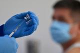 Variant Omicron : Bruxelles appelle les Européens à mettre d'urgence à jour leur vaccination contre le Covid-19