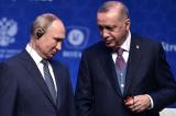 Le président russe Vladimir Poutine échange avec son homologue turc Recep Tayyip Erdogan