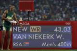 JO 2016 : le Sud-africain Van Niekerk bat le record du monde de 400 m, 17 ans après le premier