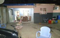 NGALIEMA/KINSUKA PECHEUR  : Av.mayi ndombe.  13m/15m. avec une servitude de 3m/15  La   maison est  composée de 2chambres,salon,cuisine,2salles de bain. mediacongo