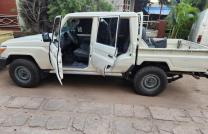 *Toyota Land cruiser Double cabine* année de fabrication 2019 kilométrage 52000km Climatisation impeccable Couleur d’origine prix 48000$ à discuter légèrement mediacongo