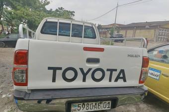 TOYOTA HILUX PICKUP DOUBLE CABINE