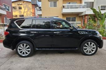 Infinity Qx56 Annee  2013 Automatique Steptronique Essence 8 cylindre Fullllll option  interior cuire Siege Electrique 2 cte Toit ouvrant 52.500 km Camera de recule 