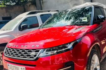 Range Rover Evoque  Anne de fabrication 2020  kilomtrage 40.200 km  Essence   automatique   couleur dorigine   Panoramique Toit ouvrant   Full option   intrieur cuir 