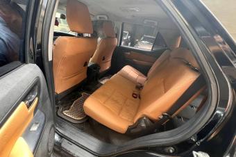 TOYOTA FORTUNER 2022 AUTHENTIQUE AUTOMATIQUE ESSENCE FULL OPTIONS AVEC PLAQUE RCENT AL 10   KILOMTRAGE TRS FAIBLE  37 500km   JANTES SUPER CHROMES INTRIEU