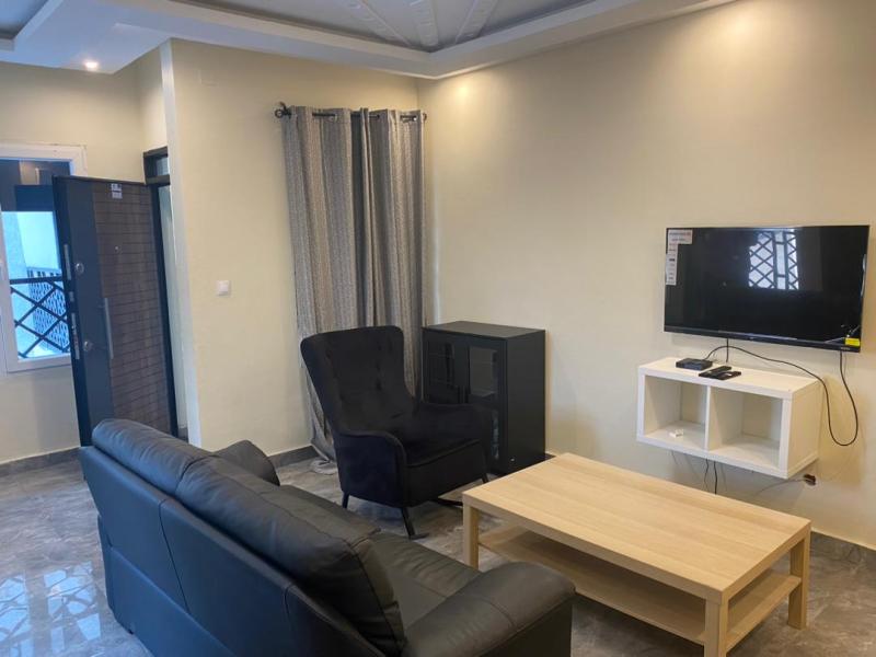 MISE EN LOCATION DES APPARTEMENTS MEUBLS DE DEUX CHAMBRES A KINTAMBO 