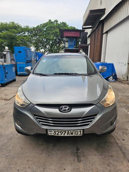 Hyundai Tucson Annee  2012 Automatique Steptronique Essence 4 cylindre 4 x 4 45.000 km TelephoneBleutooth Grand ecran android Camera de recule Phares Led Cr