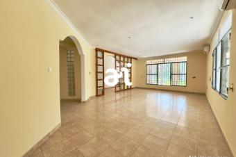 LOCATION BELLE VILLA DE 4 CHAMBRES  KINSHASANGALIEMA 