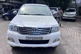 TOYOTA HILUX A VENDRE 