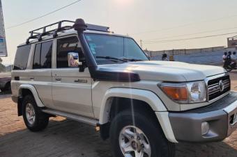 TOYOTA LAND CRUISER A VENDRE 