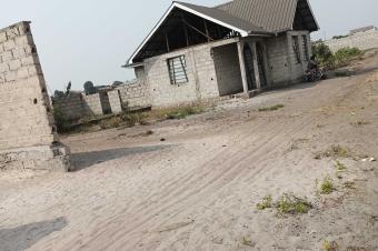 Des terrains mise en vente  Bibwa commune de la nsele 15001300