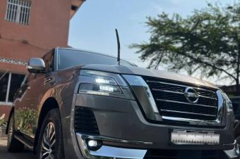 Nissan patrol Platinum  Couleur dorigine  Automatique  essence  Volant gauche  Plaque rcente BP   Prix 50 000 a discut   Offres direct  Localisation macampagne