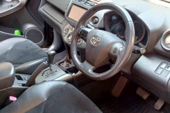 Toyota Vanguard 3 banquettes full options anne 2015 kilomtrage 11403 sans plaque dmarrage bouton climatisation impeccable moteur et boite trs Kitoko suspension Kitoko 13