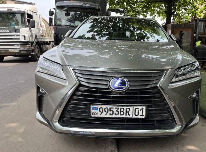 Lexus RX 450h 2020 hybride   3 banquette  7place   volant droite   toit ouvrant   intrieur en cuir   full option   essence   automatique   6 cylindre   couleu