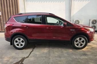 Ford Escape Annee  2016 Automatique Steptronique Essence 4 cylindre 4 x 4 65.000 km Siege electrique TelephoneBleutooth Camera de recule Phares Led Cruiser 