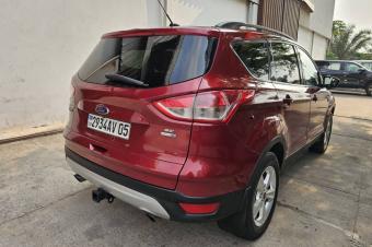 Ford Escape Annee  2016 Automatique Steptronique Essence 4 cylindre 4 x 4 65.000 km Siege electrique TelephoneBleutooth Camera de recule Phares Led Cruiser 