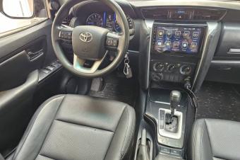 Vente jeep voiture Kinshasa Toyota Fortuner 
