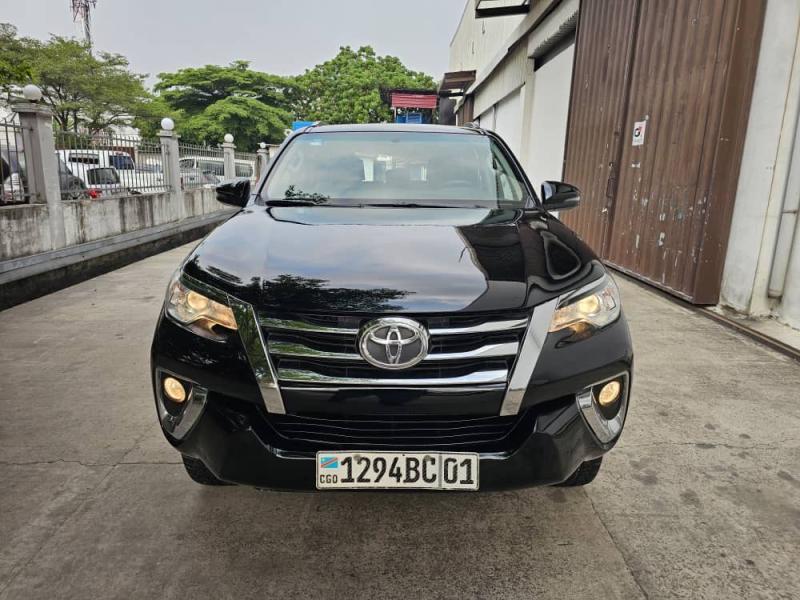 Vente jeep voiture Kinshasa Toyota Fortuner 