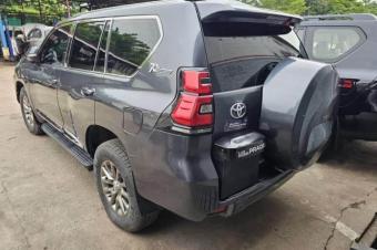 Toyota Prado Txl Annee  Modifier 2023 Automatique Steptronique Essence 6 cylindre Interior Cuire Siege electrique Demarrage bouton74.000 km 4 x 4 Camera de recule Full parking s