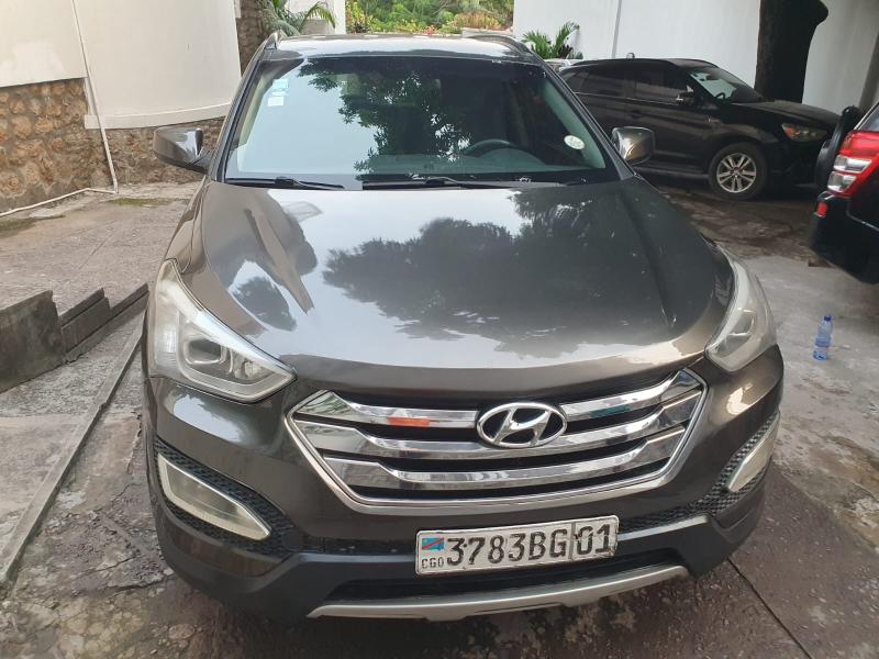 MAGNIFIQUE VHICULE MARQUE HYUNDAI SANTAFE A VENDRE 