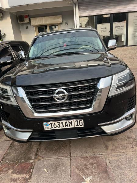 NISSAN PLATINUM A LOUER