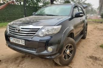 TOYOTA FORTUNER 2023 A VENDRE 