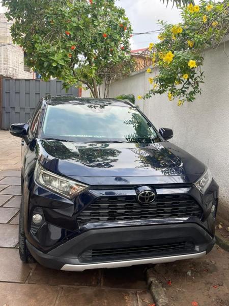 Toyota new Rav 2022  Essence  Non Hybrid  Avec plaque  Couleur dorigine  Climatis  Prix  30.000  Plaque dj disponible BS01 Localisation appel   Offre direct 