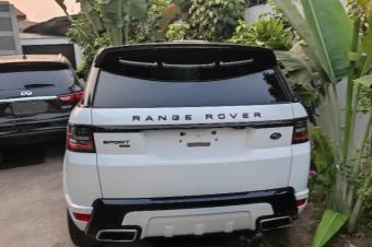 Range Rover sport 2021  6 cylindres en ligne 390ch Full option  Volant normal Accoudoir rfrigrer  19haut parleur Mridien  37000km Prix  73.000  