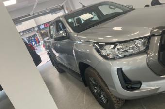 TOYOTA HILUX SANS ANNES DES FABRICATION 2024  PRIX55.000 PEU NGOCIABLES  MANUEL DIESELS 00.0KILOMETRES CLIMATISATION IMPECABLE FULLS OPTIONS AVEC TRACTIONS LOCALISATION G