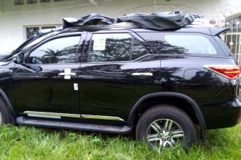 Toyota Fortuner sans plaque couleur dorigine anne 2023 avec traction  Prix 55000