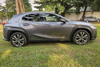 LEXUS UX250h  VENDRE  KINSHASA 