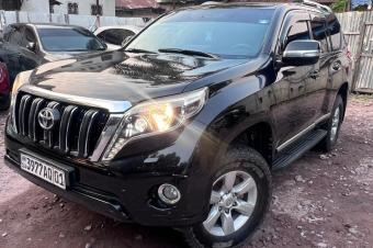 Prado tx 2014 diesel manuelle moteur 5l Kilomtrage 41000 camra de recul Prix 32000  discuter