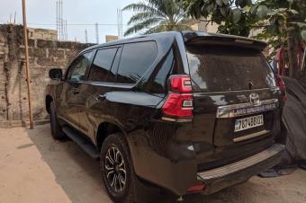 Toyota Prado TX.L   anne 2018 authentique   Couleur dorigine  essences   4cylindres   automatique   3 banquette   kilomtrage faible   Climatis  Prix 32.000  d