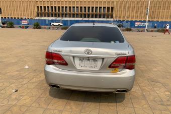 Toyota Crown 2012 full option 